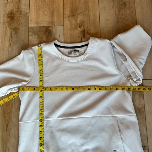 5.11 Women's Fleece Lined Pullover Crew Neck Kangaroo Pocket Cream Size Large - Picture 5 of 13